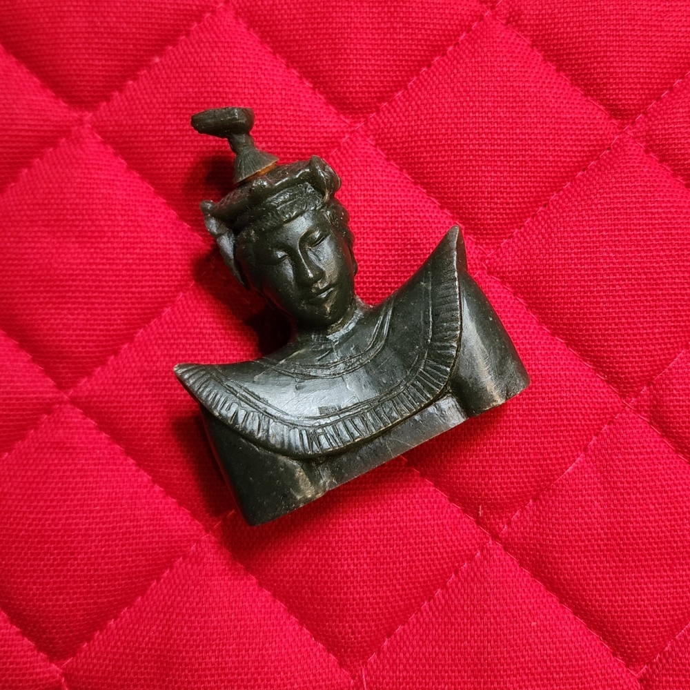 Vintage Chinese Snuff Bottle Unique dark green hand carved emperor bust